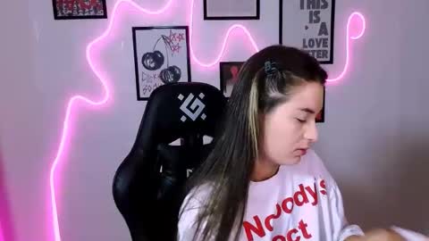Snapshot of alisarossy chatting on May 27, 8:50 pm Alisa online show from May 27, 8:50 pm