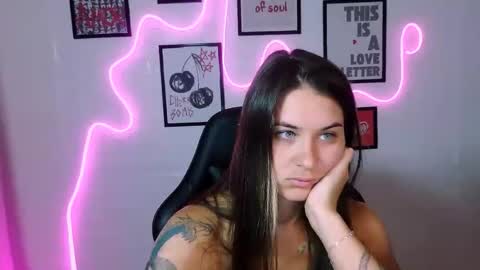 Snapshot of alisarossy chatting on May 28, 1:19 pm Alisa online show from May 28, 1:19 pm