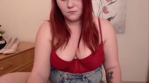 Snapshot of alisawoods_ chatting on January 31, 7:11 pm Alisa online show from January 31, 7:11 pm