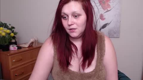 Snapshot of alisawoods_ chatting on February 19, 1:29 pm Alisa online show from February 19, 1:29 pm