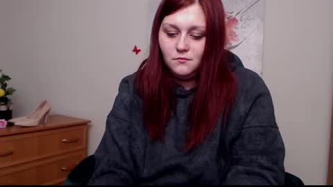 Snapshot of alisawoods_ chatting on March 2, 1:40 pm Alisa online show from March 2, 1:40 pm