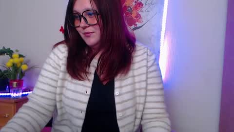 Snapshot of alisawoods_ chatting on May 31, 12:34 pm Alisa online show from May 31, 12:34 pm