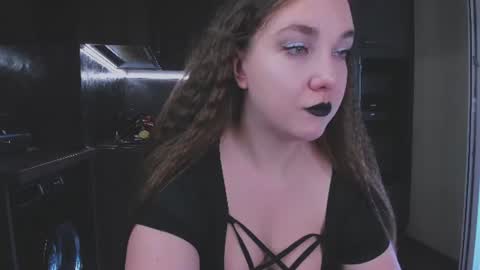 Snapshot of alisaxfox chatting on June 12, 8:24 am Alisa online show from June 12, 8:24 am
