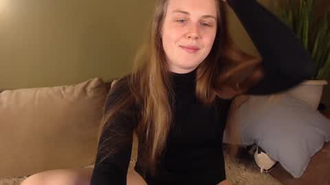 Snapshot of alisaxxxshy chatting on December 26, 11:57 pm alisaxxxshy online show from December 26, 11:57 pm