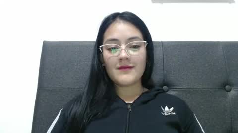 alisha_9997 online show from October 14, 12:44 am