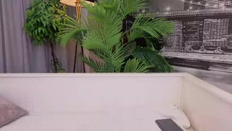 Snapshot of alisha_g chatting on May 19, 3:07 pm July online show from May 19, 3:07 pm