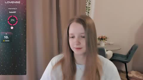 Snapshot of alisha_ley chatting on May 3, 1:50 pm Alya online show from May 3, 1:50 pm
