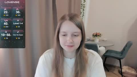 Snapshot of alisha_ley chatting on May 14, 12:34 pm Alya online show from May 14, 12:34 pm