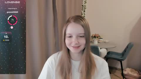 Snapshot of alisha_ley chatting on May 23, 8:02 pm Alya online show from May 23, 8:02 pm