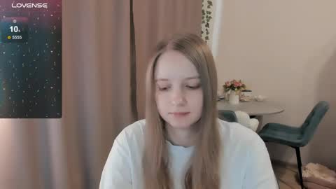 Snapshot of alisha_ley chatting on June 3, 9:34 am Alya online show from June 3, 9:34 am