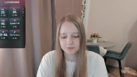 Snapshot of alisha_ley chatting on June 7, 10:08 am Alya online show from June 7, 10:08 am
