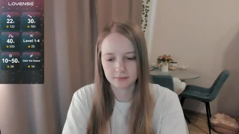 Snapshot of alisha_ley chatting on June 8, 10:26 am Alya online show from June 8, 10:26 am