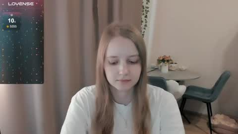 Snapshot of alisha_ley chatting on June 12, 12:04 pm Alya online show from June 12, 12:04 pm