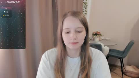 Snapshot of alisha_ley chatting on June 15, 10:17 am Alya online show from June 15, 10:17 am