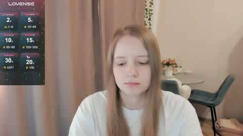 Snapshot of alisha_ley chatting on June 16, 9:45 am Alya online show from June 16, 9:45 am