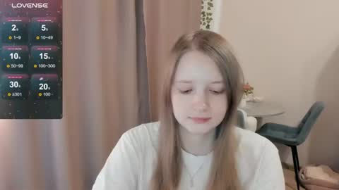 Snapshot of alisha_ley chatting on June 23, 12:47 pm Alya online show from June 23, 12:47 pm