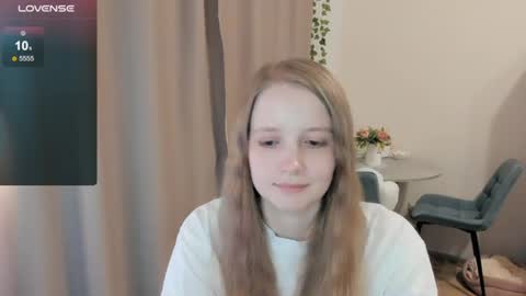 Snapshot of alisha_ley chatting on June 27, 5:29 pm Alya online show from June 27, 5:29 pm