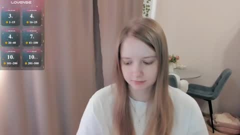Snapshot of alisha_ley chatting on July 3, 8:32 am Alya online show from July 3, 8:32 am