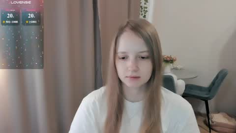 Snapshot of alisha_ley chatting on July 4, 9:04 am Alya online show from July 4, 9:04 am