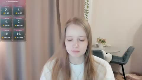 Snapshot of alisha_ley chatting on July 9, 11:14 am Alya online show from July 9, 11:14 am
