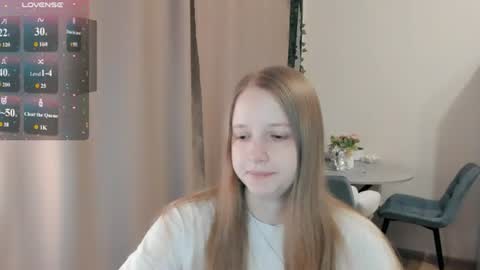 Snapshot of alisha_ley chatting on July 14, 2:23 pm Alya online show from July 14, 2:23 pm