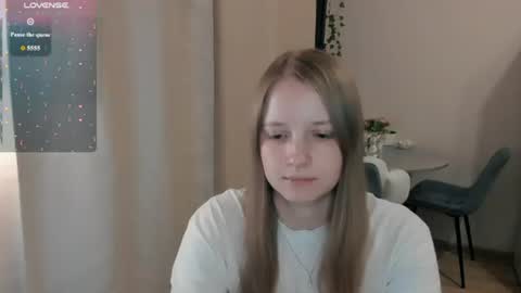Snapshot of alisha_ley chatting on July 24, 9:46 pm Alya online show from July 24, 9:46 pm
