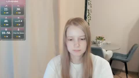 Snapshot of alisha_ley chatting on July 28, 2:13 pm Alya online show from July 28, 2:13 pm