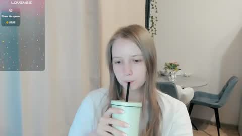 Snapshot of alisha_ley chatting on July 28, 4:50 pm Alya online show from July 28, 4:50 pm