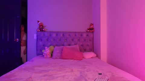 alisha_olsen_ online show from December 4, 4:33 am