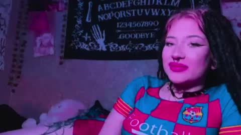 Snapshot of alisha_sky_ chatting on June 1, 10:28 am alisha_sky_ online show from June 1, 10:28 am
