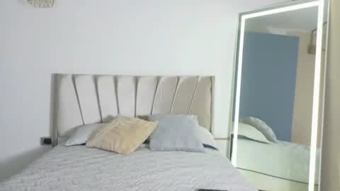 Snapshot of alishaa_sweet chatting on June 12, 3:11 pm Alisha online show from June 12, 3:11 pm