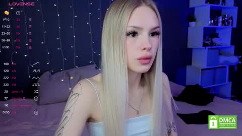 Snapshot of alishaaneta chatting on November 17, 1:17 pm Alisha online show from November 17, 1:17 pm