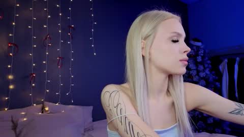 Snapshot of alishaaneta chatting on February 13, 12:01 pm Alisha online show from February 13, 12:01 pm