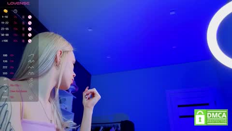 Snapshot of alishaaneta chatting on March 11, 2:56 pm Alisha online show from March 11, 2:56 pm