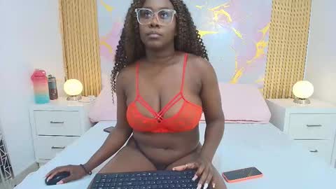 Snapshot of alishadixon chatting on October 21, 12:17 pm Alisha online show from October 21, 12:17 pm