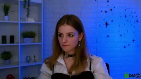 Alisha online show from June 1, 1:02 pm