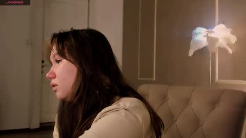 Alisia online show from September 18, 7:43 am