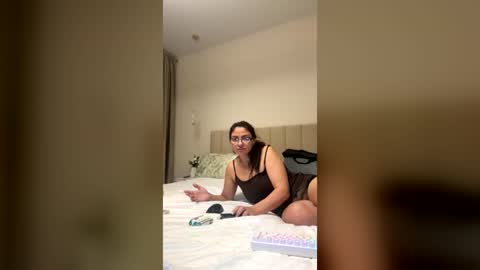 Snapshot of alisiaamilf chatting on June 20, 7:05 pm Alicia online show from June 20, 7:05 pm