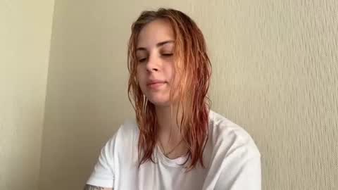 Snapshot of alismoona chatting on June 11, 6:22 am Alisa online show from June 11, 6:22 am