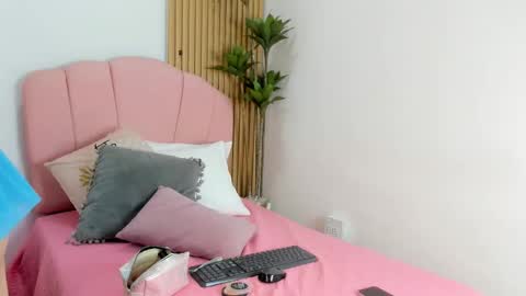 Snapshot of alison_carde05 chatting on November 26, 11:33 am Alison online show from November 26, 11:33 am