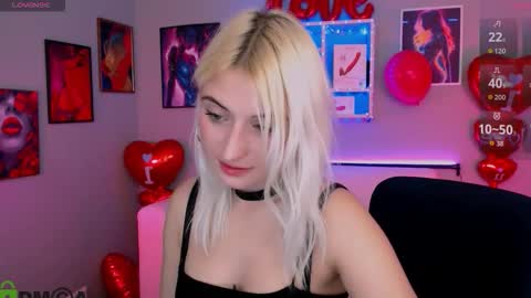 Snapshot of alison_purr chatting on February 26, 8:52 pm alison_purr online show from February 26, 8:52 pm