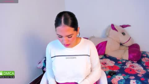 Snapshot of alison_see chatting on March 17, 11:57 am Alison cruz online show from March 17, 11:57 am