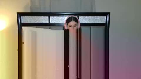 Alison Fields online show from May 11, 2:50 am