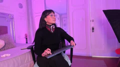 Snapshot of alisonfishert chatting on January 28, 11:49 am Alison Fishert online show from January 28, 11:49 am