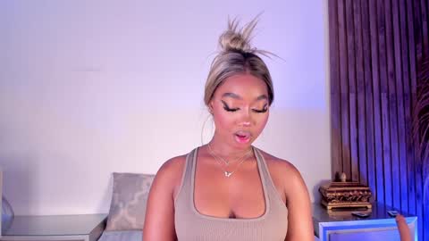 Alison Moon  online show from January 21, 10:19 am