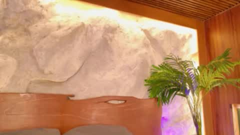 Alison Moon  online show from March 8, 2:04 am