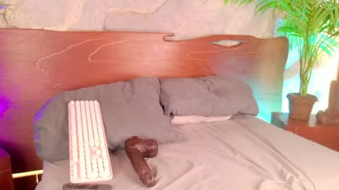 Alison Moon  online show from July 30, 10:20 pm