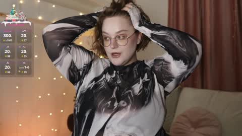 Snapshot of alissa_styles chatting on December 22, 4:17 pm Alissa online show from December 22, 4:17 pm