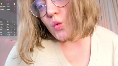 Snapshot of alissa_styles chatting on November 16, 12:44 pm Alissa online show from November 16, 12:44 pm