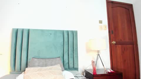 AlissaNix online show from January 18, 5:20 am